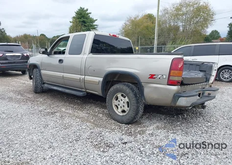 2001 Chevrolet Silverado 1500 Ls z USA, uszkodzony, nr VIN 1GCEK19T81E218002